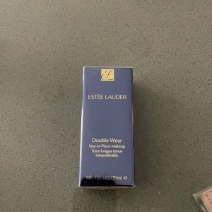 Estee Lauder double wear stay in place make up